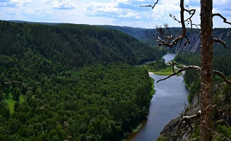 Вид на реку со смотровой площадки